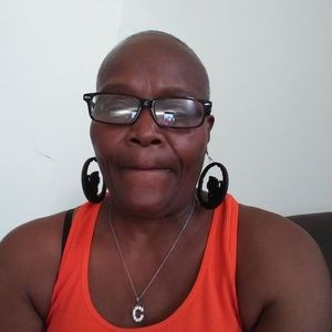 Meet your Posher, Carrie